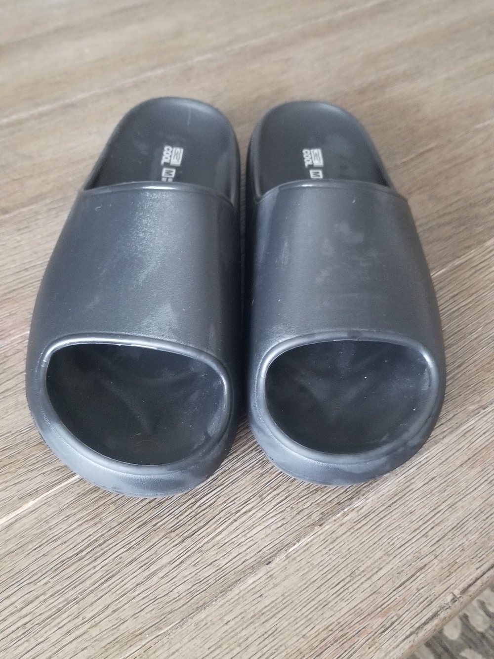 32 Degrees Black Molded Slide Sandals Unisex M